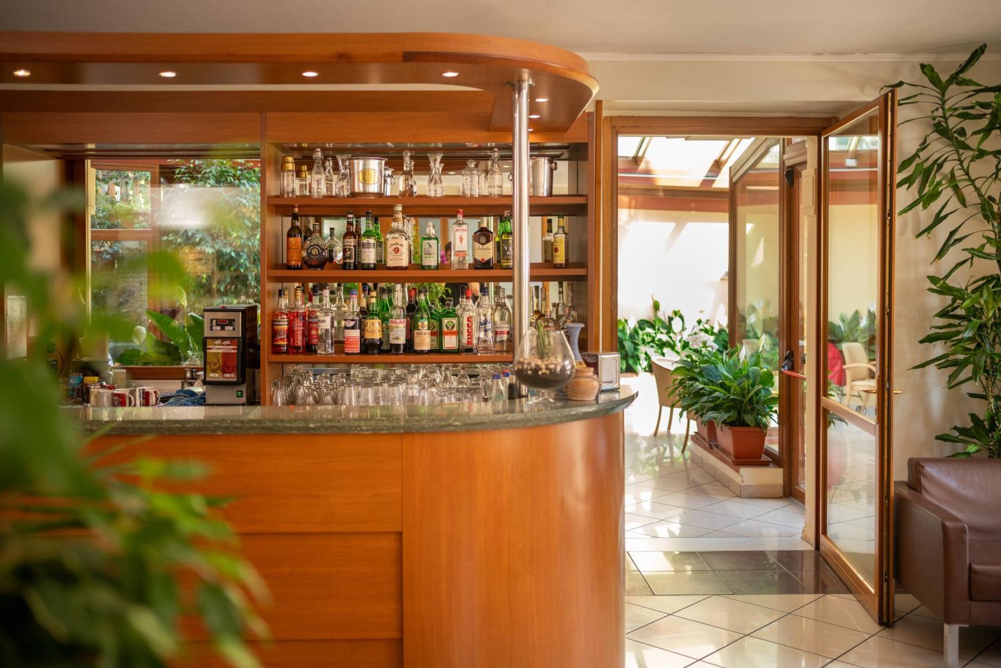 Hotel Careni Villa Italia Finale Ligure Extérieur photo