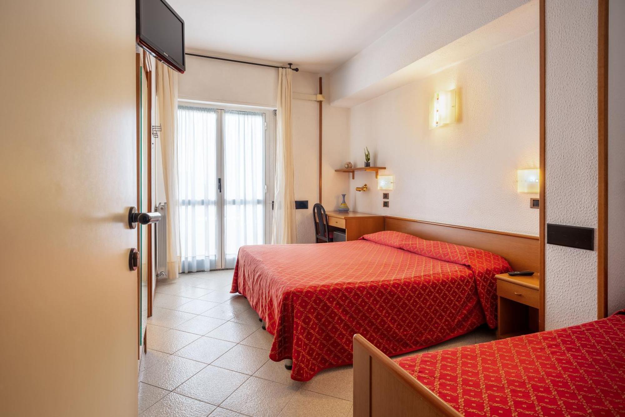 Hotel Careni Villa Italia Finale Ligure Extérieur photo