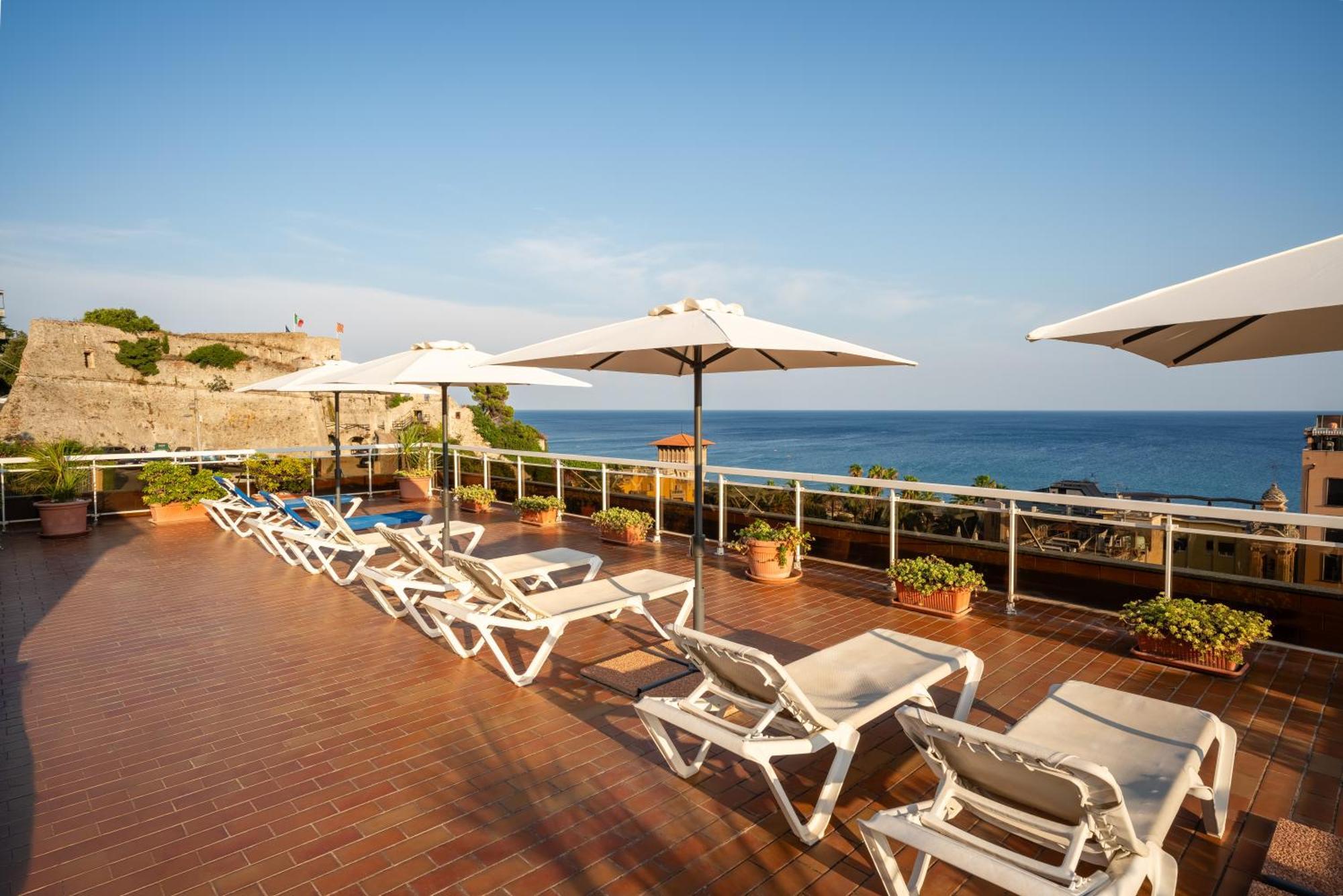 Hotel Careni Villa Italia Finale Ligure Extérieur photo
